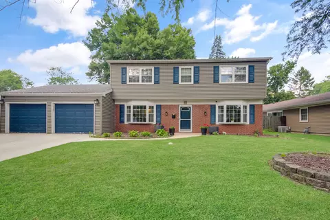 58 Appletree Ln, Valparaiso, IN 46383