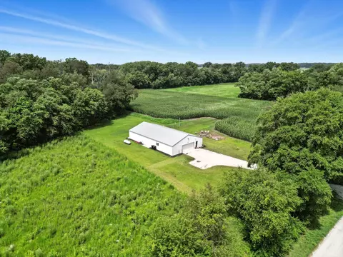 6052 N Meridian Rd, Lake Village, IN 46349
