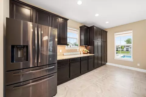 Kitchen - 8195 W 101st Pl, Saint John, IN 46373 photo 3 of 3