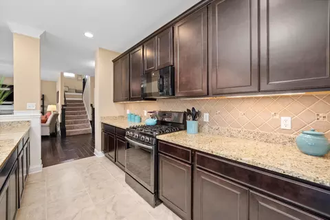 Kitchen - 8195 W 101st Pl, Saint John, IN 46373 photo 2 of 3