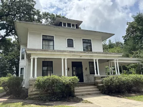 805 W Milroy Ave, Rensselaer, IN 47978
