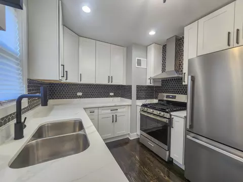 831 Garfield St, Gary, IN 46404 photo 6