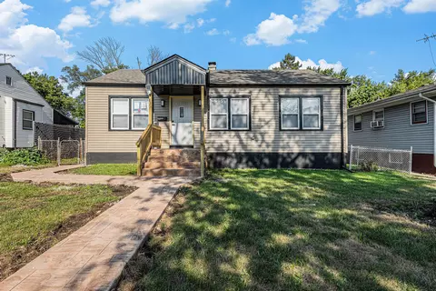 831 Garfield St, Gary, IN 46404 photo 1
