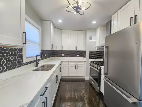 831 Garfield St, Gary, IN 46404 photo 7