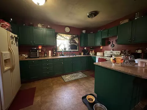 224 E State St, Morocco, IN 47963 photo 4