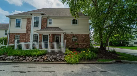 773 Forest Glen Dr, Valparaiso, IN 46385