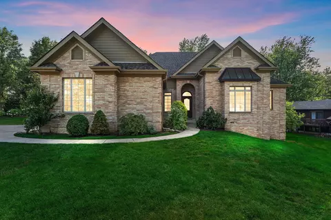 439 Chaucer Ct, Valparaiso, IN 46385