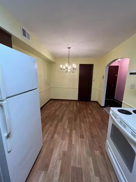 Dining - 1640 Camellia Dr #A1, Munster, IN 46321 photo 1 of 1
