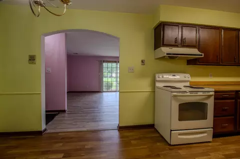 Entry Way - 1640 Camellia Dr #A1, Munster, IN 46321 photo 1 of 7