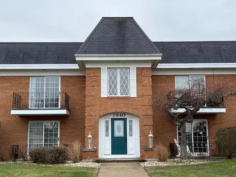 Exterior - 1640 Camellia Dr #A1, Munster, IN 46321 photo 8 of 9