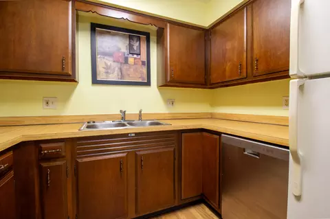 Kitchen - 1640 Camellia Dr #A1, Munster, IN 46321 photo 3 of 6
