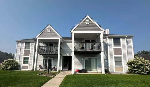 1079 Millpond Rd #A, Valparaiso, IN 46385