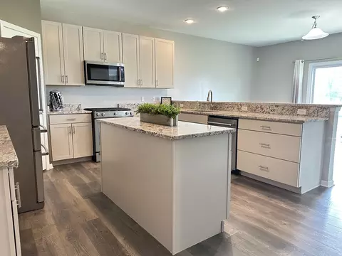 Kitchen - 2612 W 132nd Ln, Crown Point, IN 46307 photo 2 of 4