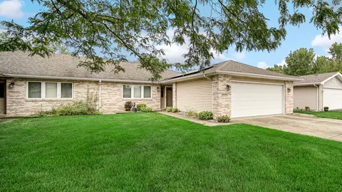 8540 Orchard Dr, Highland, IN 46322