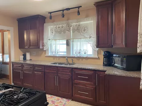 1534 Parkview Ave, Whiting, IN 46394 photo 4