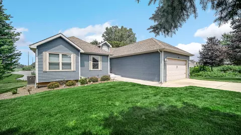 285 Kingston Dr, Valparaiso, IN 46385