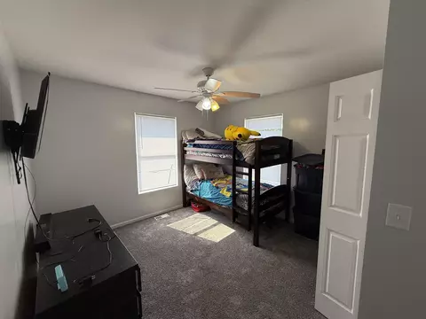 572 Jefferson St, Gary, IN 46402 photo 4