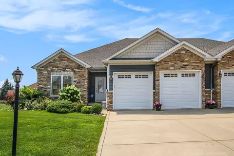 2805 Westwind Dr, Valparaiso, IN 46385
