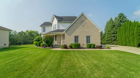 Exterior - 930 Doe Path Ln, Crown Point, IN 46307 photo 6 of 7