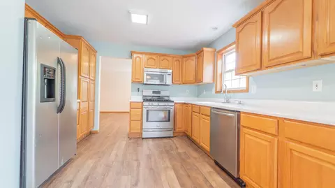 Kitchen - 930 Doe Path Ln, Crown Point, IN 46307 photo 1 of 2