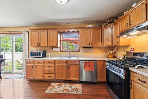 Kitchen - 400 Edith Ct, Crown Point, IN 46307 photo 1 of 2