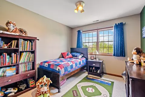 Bedroom - 400 Edith Ct, Crown Point, IN 46307 photo 3 of 6