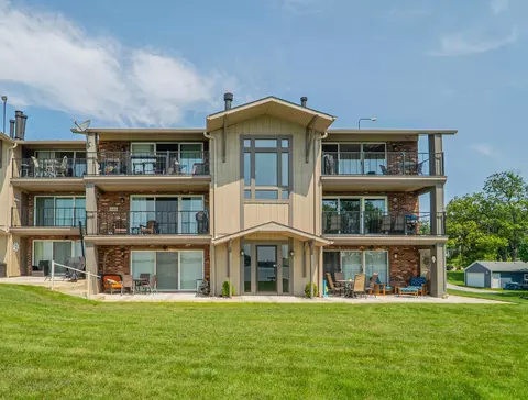 8121 Lakeshore Dr #6, Cedar Lake, IN 46303