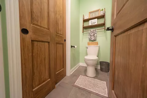 Bath - 4915 E 129th Ave, Crown Point, IN 46307 photo 2 of 5