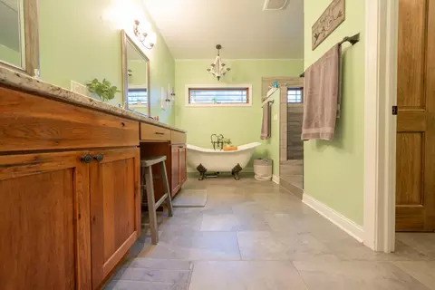 Bath - 4915 E 129th Ave, Crown Point, IN 46307 photo 1 of 5