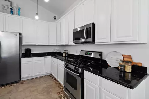 Kitchen - 13304 E Lakeshore Dr #202, Cedar Lake, IN 46303 photo 4 of 8
