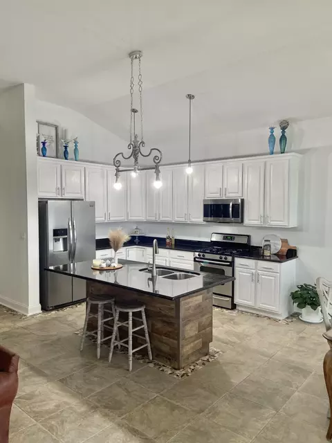 Kitchen - 13304 E Lakeshore Dr #202, Cedar Lake, IN 46303 photo 5 of 8