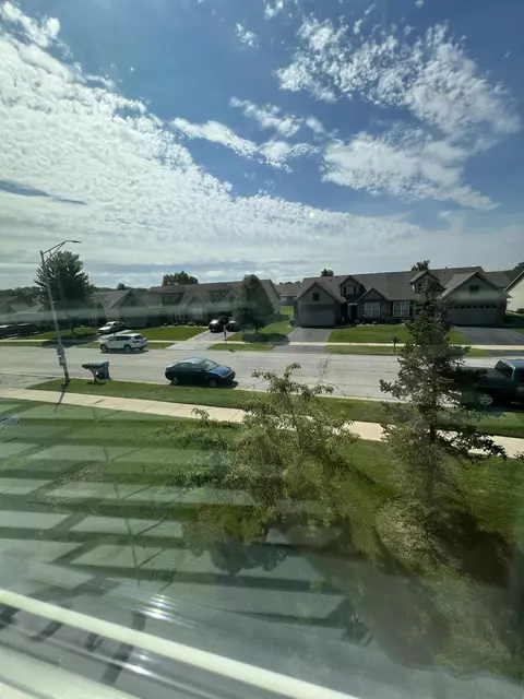 931 Flagstone Dr, Dyer, IN 46311 photo 24
