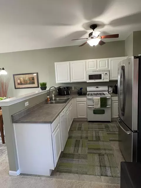 931 Flagstone Dr, Dyer, IN 46311 photo 5