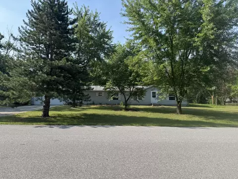 11565 Sherwood Dr, De Motte, IN 46310