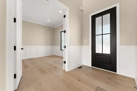 Entry Way - 9701 Sweetspire Ave, Saint John, IN 46373 photo 3 of 8