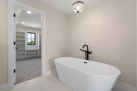 Bath - 9701 Sweetspire Ave, Saint John, IN 46373 photo 6 of 10