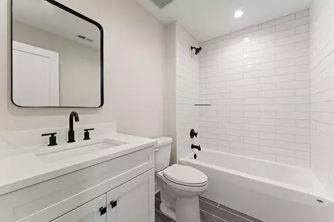 Bath - 9701 Sweetspire Ave, Saint John, IN 46373 photo 9 of 10
