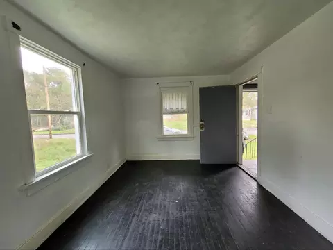 Living - 852 Kentucky St, Gary, IN 46402 photo 2 of 3