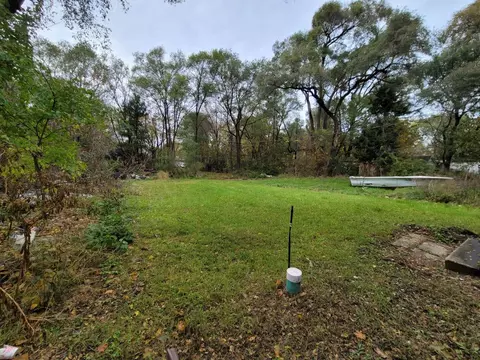 Exterior - 852 Kentucky St, Gary, IN 46402 photo 3 of 4