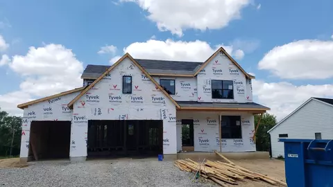 1350 Winding Brk Dr, Valparaiso, IN 46385