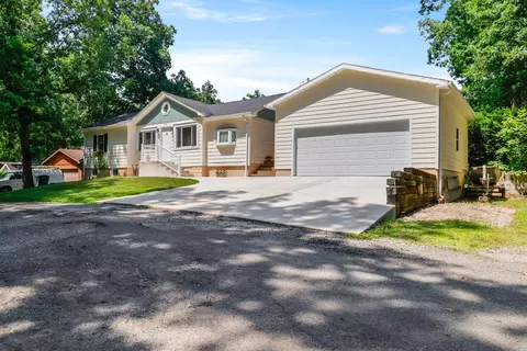 1401 Oriole Rd, Valparaiso, IN 46383