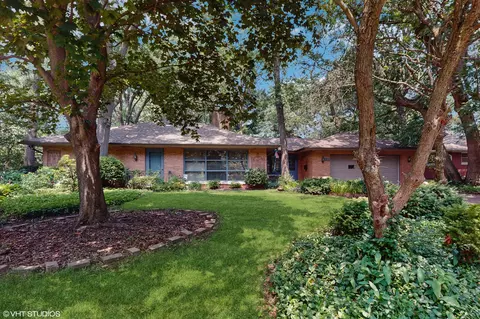 1423 Park Dr, Munster, IN 46321
