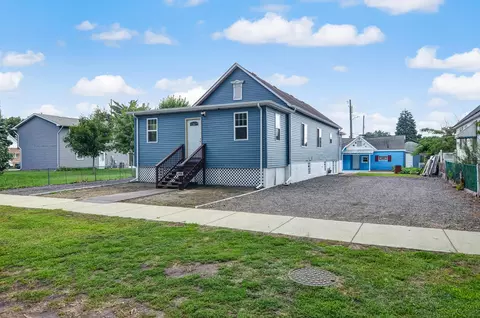 246 142nd St, Hammond, IN 46327