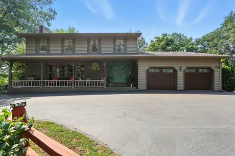 98 Hackney Ln, Valparaiso, IN 46385