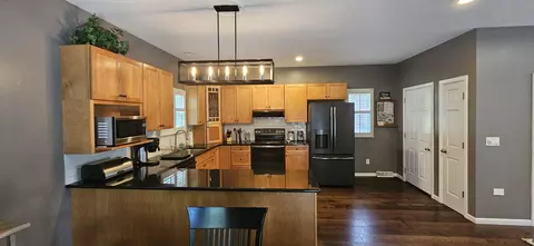 Kitchen - 1071 N Warren St, Gary, IN 46403 photo 5 of 9