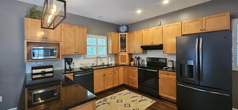 Kitchen - 1071 N Warren St, Gary, IN 46403 photo 4 of 9