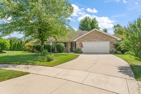 Exterior - 211 W 43rd Ct, Griffith, IN 46319 photo 1 of 6