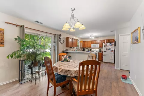 Dining - 211 W 43rd Ct, Griffith, IN 46319 photo 1 of 1