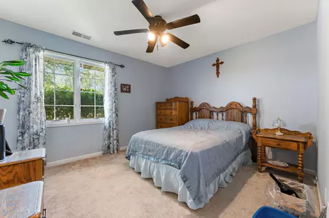 Bedroom - 211 W 43rd Ct, Griffith, IN 46319 photo 4 of 4