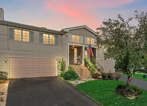 204 Barbara Jean Dr, Schererville, IN 46375